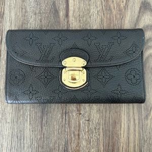 Louis Vuitton Black Monogram Mahina Amelia Leather Wallet
